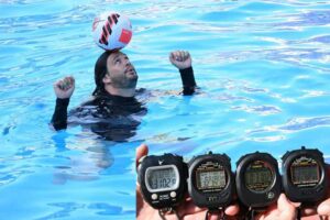 Lefont establece récord mundial equilibrio del balón en el agua