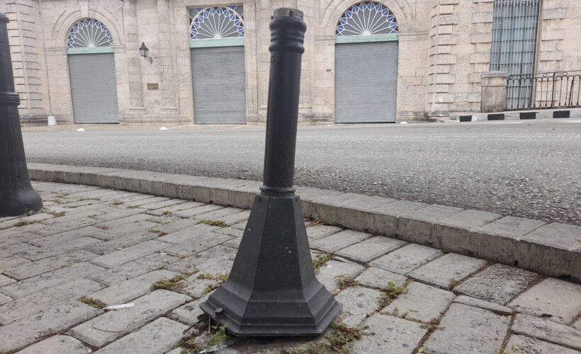 por vandalismo se entiende maltratar o destruir una instalación o un bien público, devastar sin tener consideraciones ni respetos. Y lo más triste es que no se circunscribe a la plaza matancera.