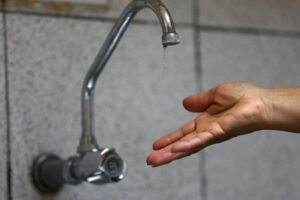 APARTADO 1433: Cuando todo se vuelve sal y no agua