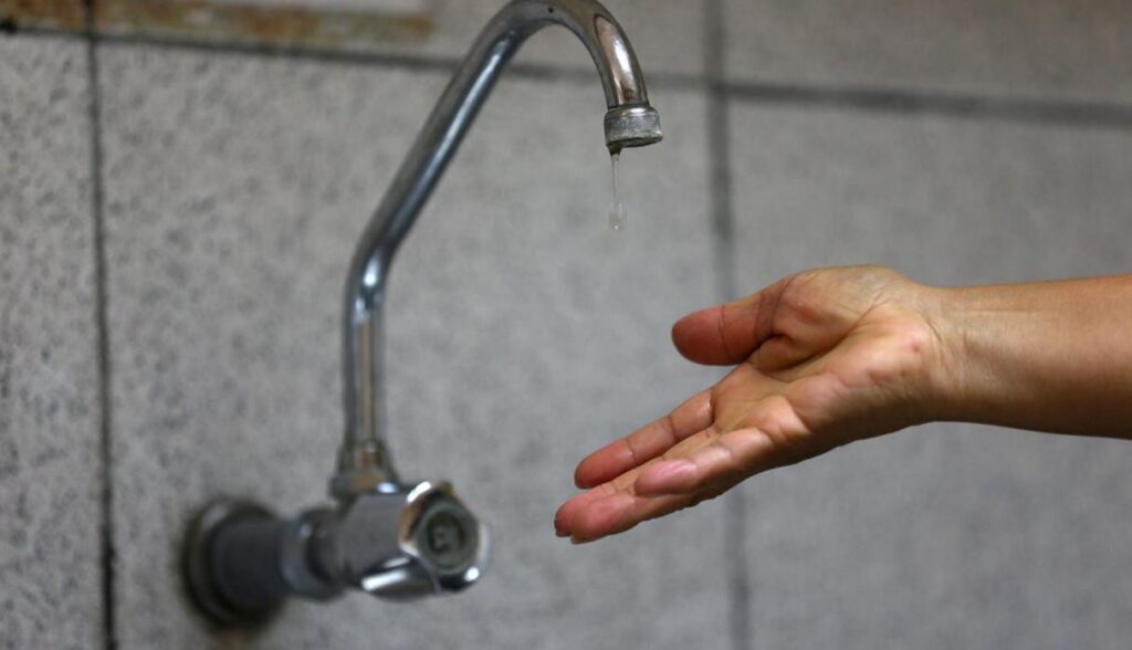 APARTADO 1433: Cuando todo se vuelve sal y no agua