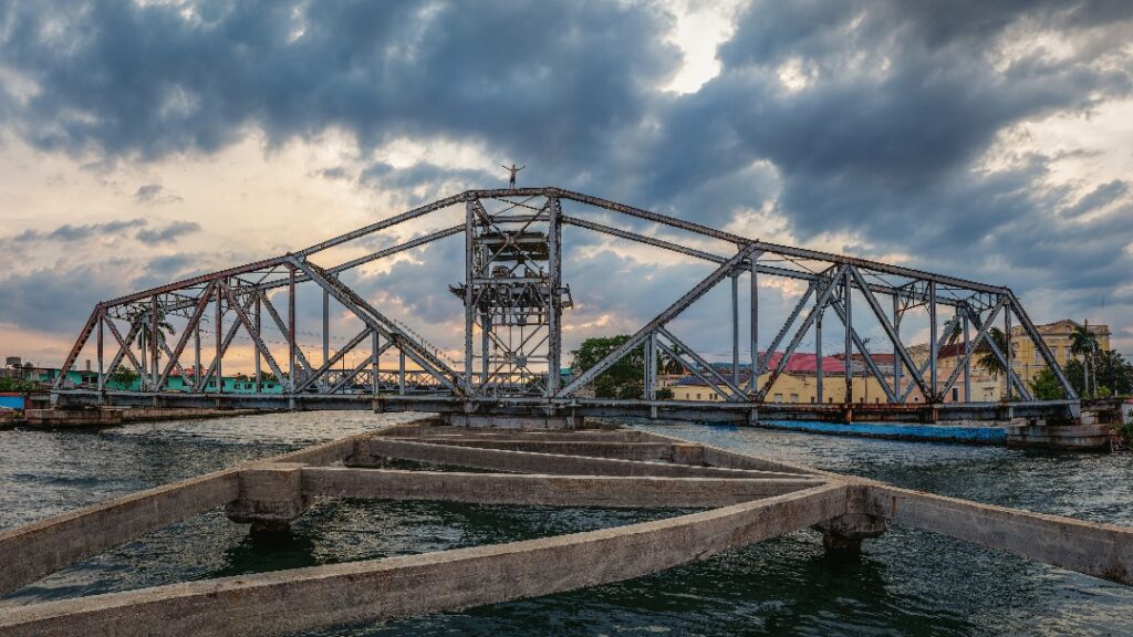 Anuncia Ministro de Transporte intervención en puente giratorio de Matanzas