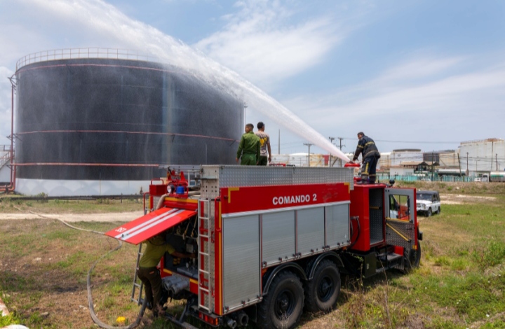 Matanzas: prosigue extracción de crudo tras derrame controlado