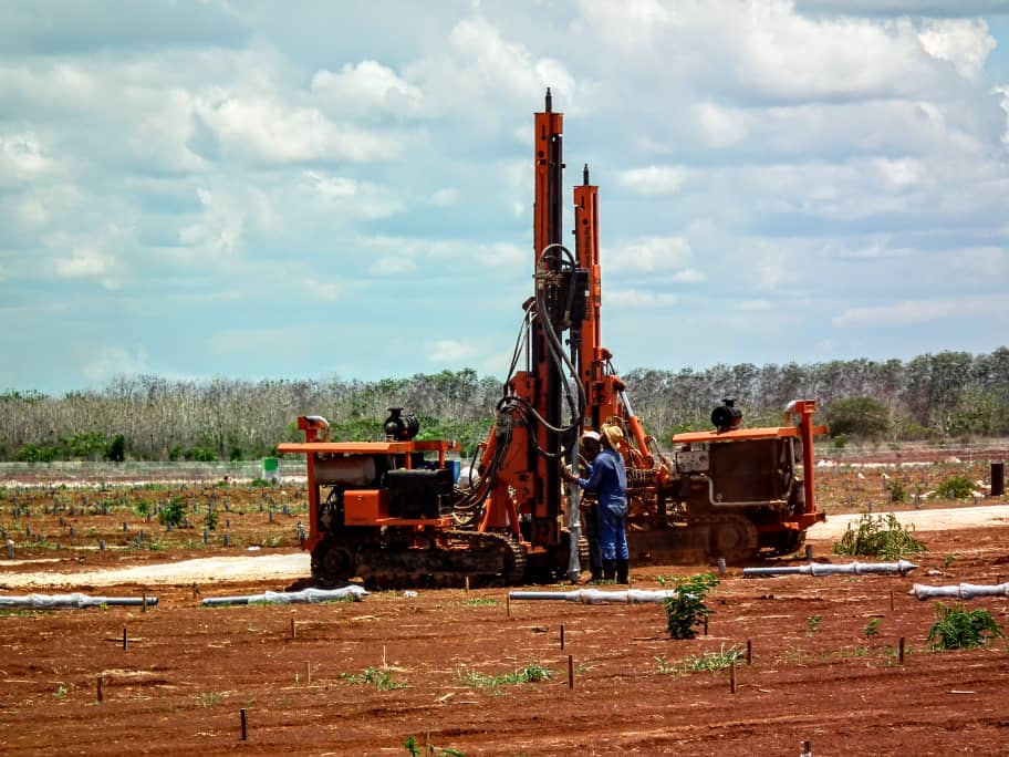 Constatan autoridades de la provincia proceso de construcción de parques fotovoltaicos