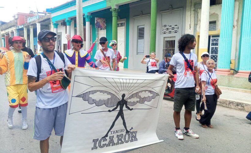 Teatristas de Matanzas suman su arte a Andares Callejeros Foto: tomada del perfil de Facebook de Noslén González