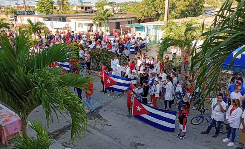 Realizan desfile por el Primero de Mayo en Ciénaga de Zapata. Foto: Tomada del perfil de Facebook de Asamblea Municipal del Poder Popular en Ciénaga de Zapata
