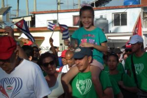 Matanceros desfilan en saludo al Primero de Mayo. Foto: Arnaldo Mirabal