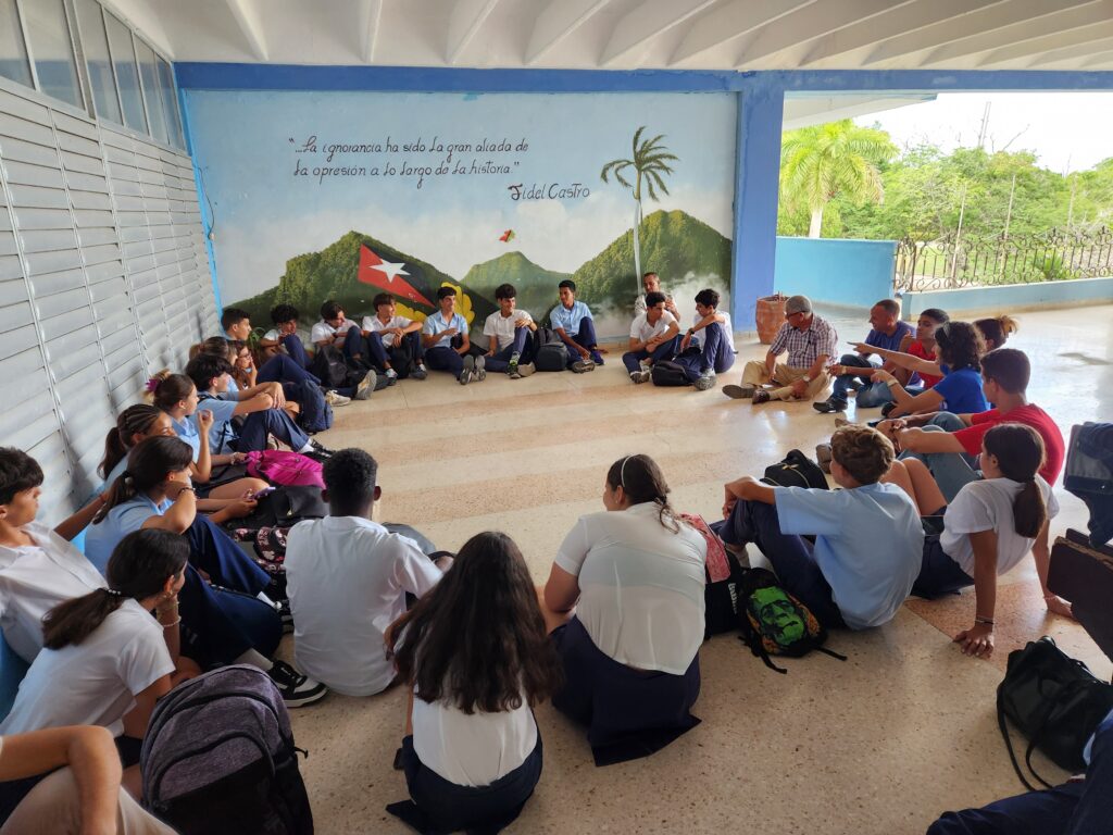 Entender el bloqueo desde los códigos de la juventud, en Matanzas