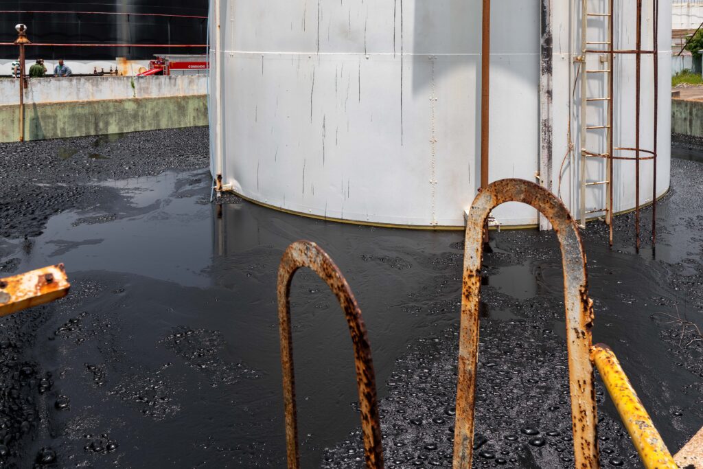 Matanzas: prosigue extracción de crudo tras derrame controlado