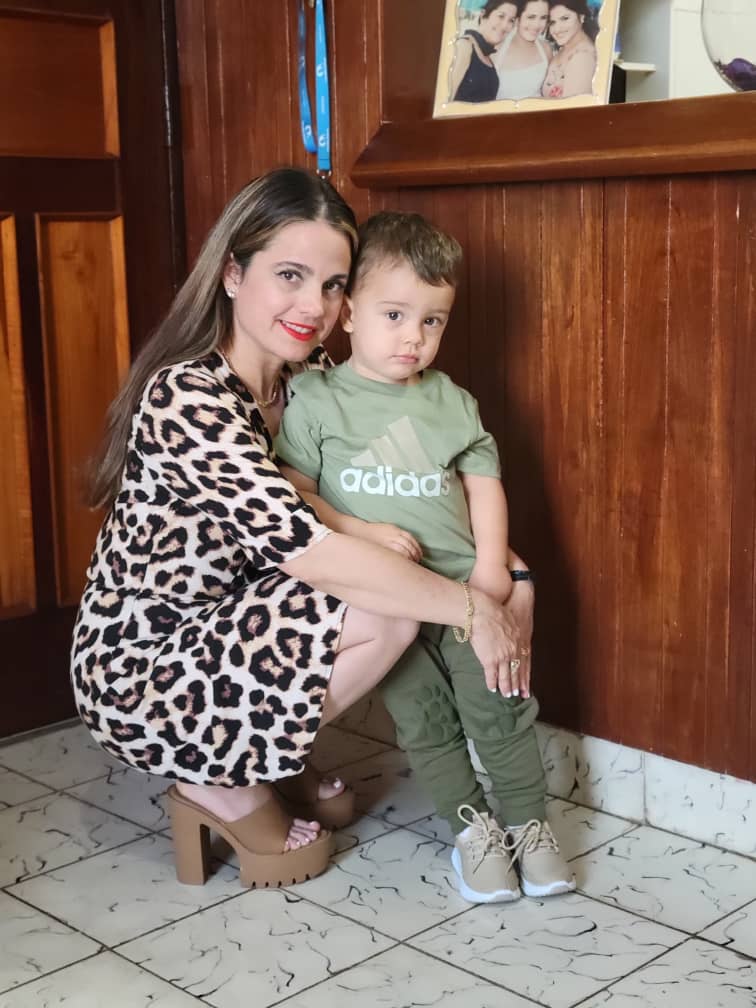 Mildrey junto a su niño. Foto: cortesía de la entrevistada