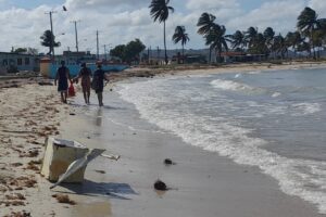 Las terribles huellas en la arena: contaminación y basura en las playas de Matanzas