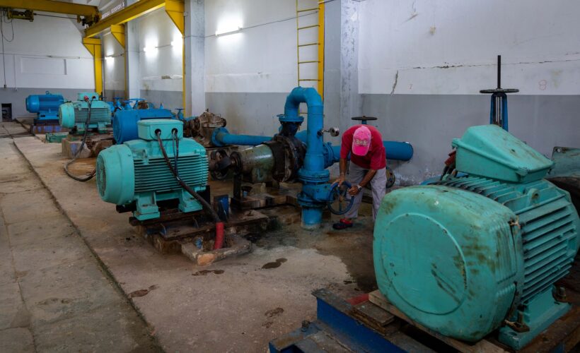 La principal causa del déficit en el bombeo son los llamados “disparos”, producto de las interrupciones eléctricas. Foto: Raúl Navarro González. Apartado 1433