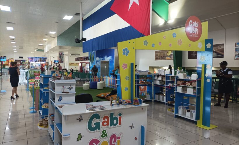 Espacio para infantes en aeropuerto de Varadero