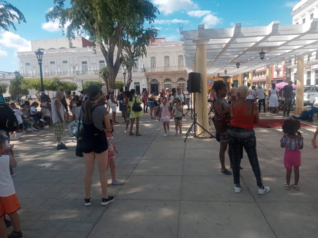 No lejos de allí, el Parque de la Libertad acogió a más infantes matanceros como parte de este domingo dedicado a ellos.