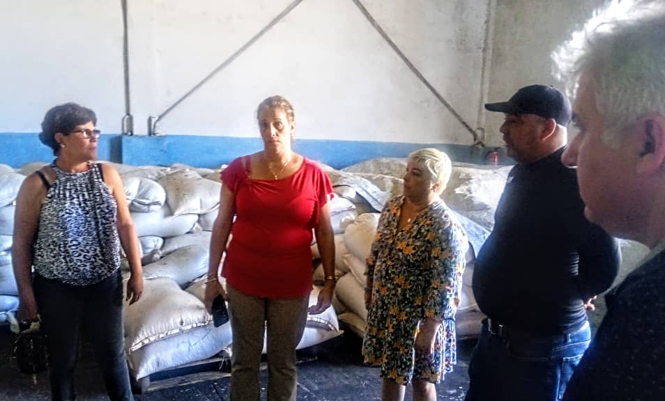 Realiza Ministra del Mincin visita de trabajo a Matanzas