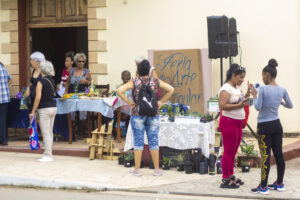 Al trabajo del artista plástico Jorge Luis Coto Díaz y su familia estuvo dedicada la feria que impulsa la Casa de la Cultura de Jovellanos todos los años, y que tuvo como colofón una exposición con sus obras de arte.