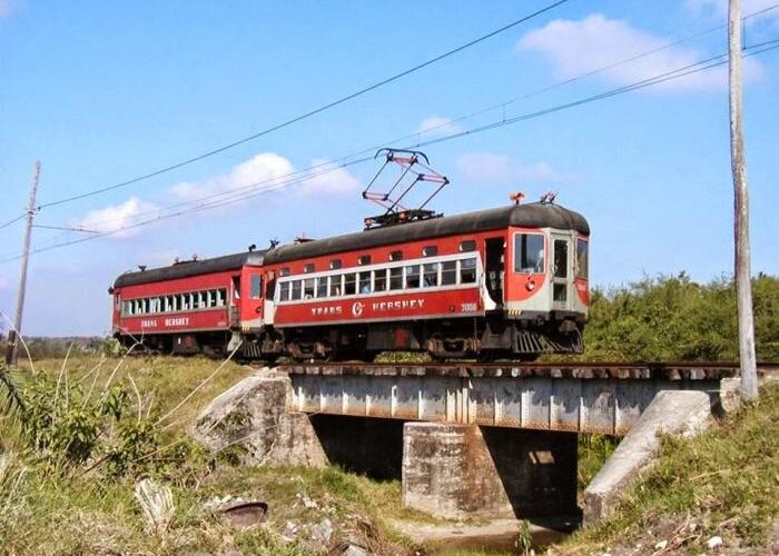 Un ferrobús en la ruta del viejo tren
