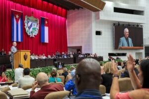 Díaz-Canel en la Asamblea: “Rendirnos no es una alternativa”
