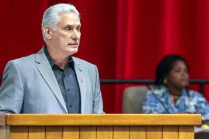 Miguel Díaz-Canel Bermúdez: "Solo teniendo convicciones claras como principios es posible sostener y ganar batallas"