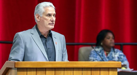 Miguel Díaz-Canel Bermúdez: "Solo teniendo convicciones claras como principios es posible sostener y ganar batallas"