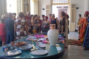 Arte con conciencia en feria por la sostenibilidad de la cultura