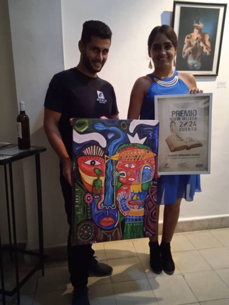 Obtiene escritora matancera premio literario
