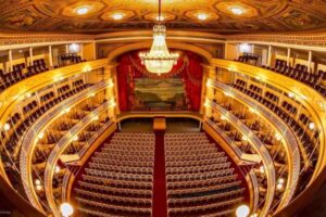Sala principal del Sauto, otra vez dispuesta al arte