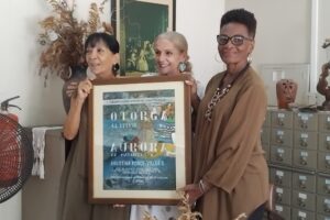 Entregan Premio La Aurora de Matanzas a Agustina Ponce Valdés