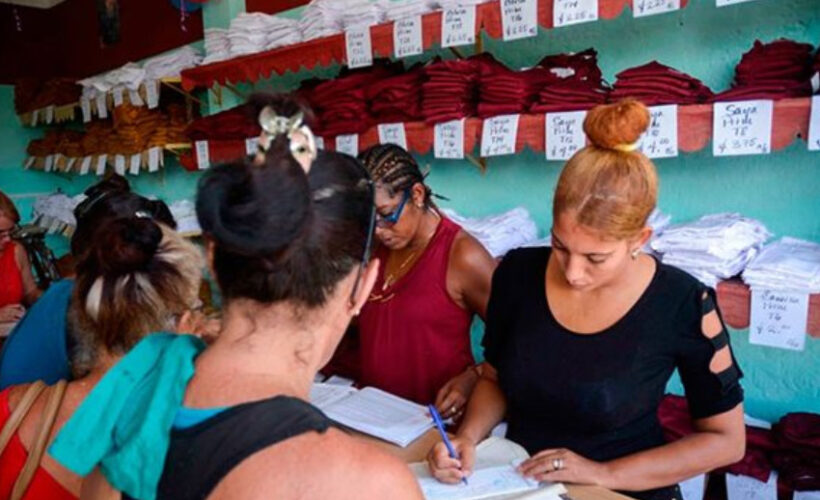 Comenzó distribución de uniforme escolar para la venta