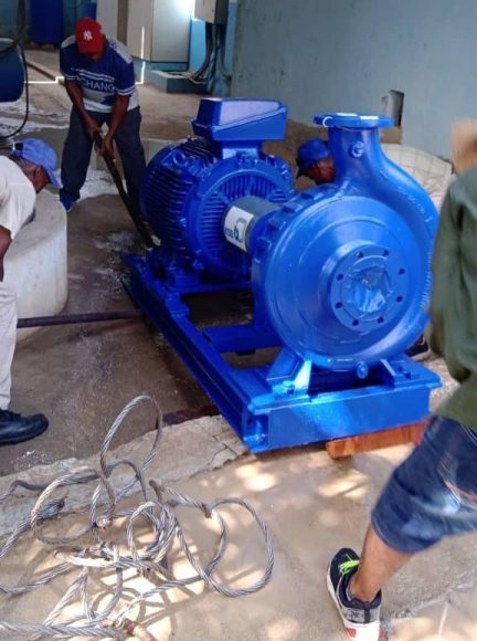Distribuyen 33 bombas eléctricas en provincias cubanas para reforzar abasto de agua