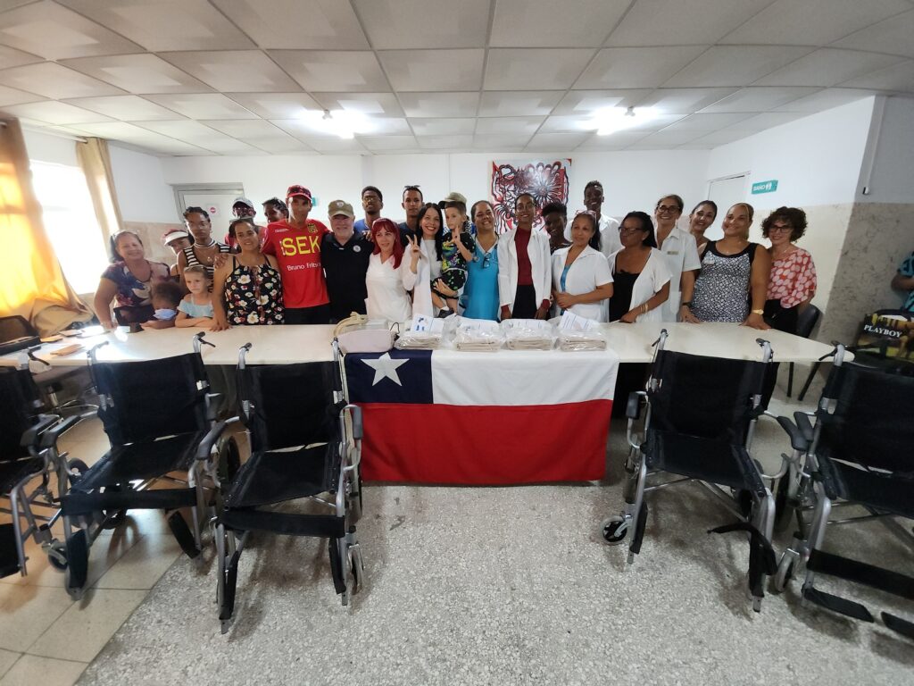 Fundación Varsot entrega donativo en Matanzas. Foto: Humberto Fuentes Rodríguez