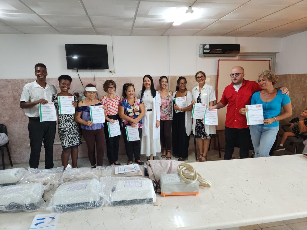 Fundación Varsot entrega donativo en Matanzas. Foto: Humberto Fuentes Rodríguez