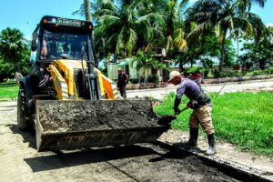 Laboran en barrio matancero para mitigar efectos de inundaciones