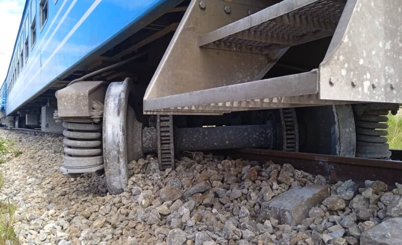 Descarrilamiento de tren en Matanzas deja varios lesionados y daños en línea central