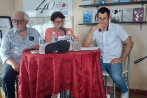Un poeta, una trovadora, una ciudad y un concurso