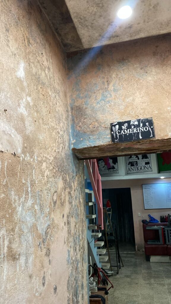 Café Teatro Biscuit: reparaciones, humedades y un segundo piso
