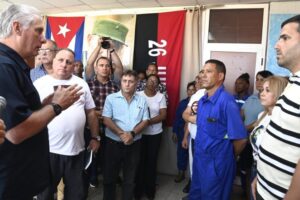 Recorre Presidente cubano la Central Termoeléctrica "Antonio Guiteras"