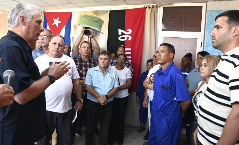 Recorre Presidente cubano la Central Termoeléctrica "Antonio Guiteras"