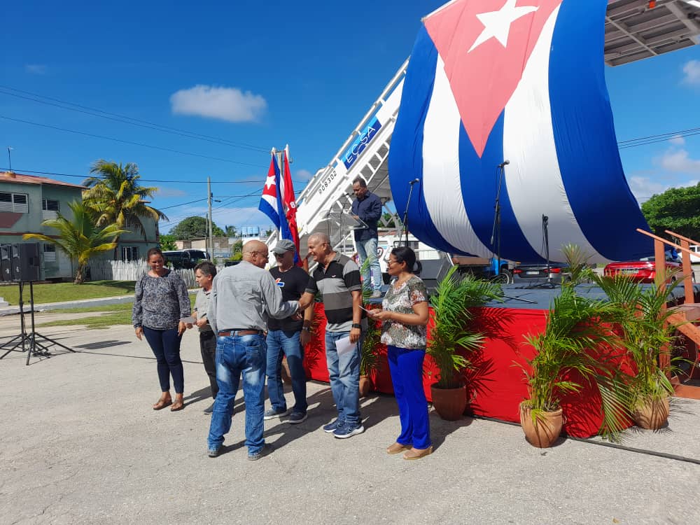 Celebran acto provincial por el 65 aniversario de los CDR