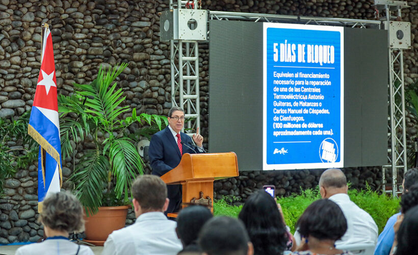 Bruno Rodríguez Parrilla, Ministro de Relaciones Exteriores de Cuba (MINREX), presenta el informe de Cuba sobre el Bloqueo 2025. Foto: Abel Padrón Padilla/ Cubadebate.