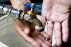 APARTADO 1433: Crisis energética, escasez de agua y desorden