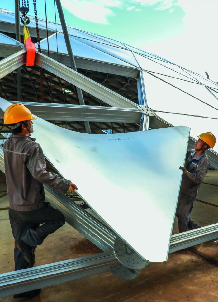 En el «ajetreo» de reconstruir los cuatro tanques para almacenar combustibles