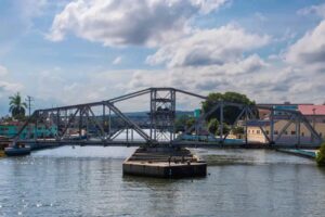 Reparación del puente ferroviario sobre el río San Juan de Matanzas: recobrar el paso