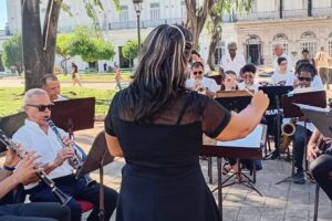 "Entre danzones, festeja a Matanzas, la Banda Provincial de Conciertos". Fotos: Flavia de los Angeles Contreras Vega