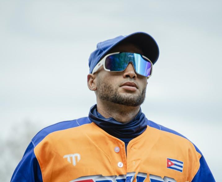 Un cocodrilo-gallo de paso por el béisbol azteca: el jardinero matancero Carlos Gómez