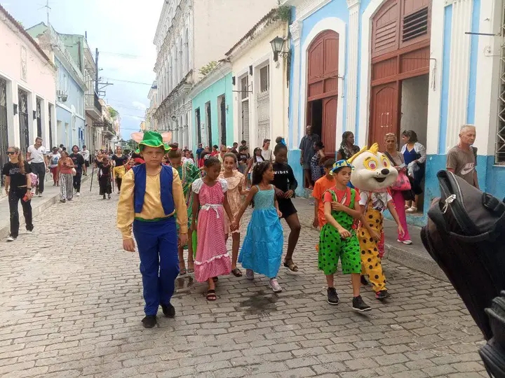 Pasacalle inició 50 Semana de la Cultura en Matanzas