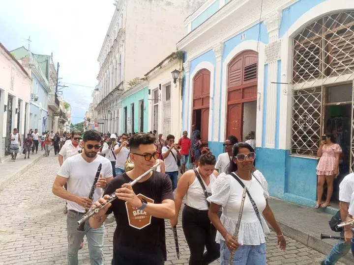 Pasacalle inició 50 Semana de la Cultura en Matanzas