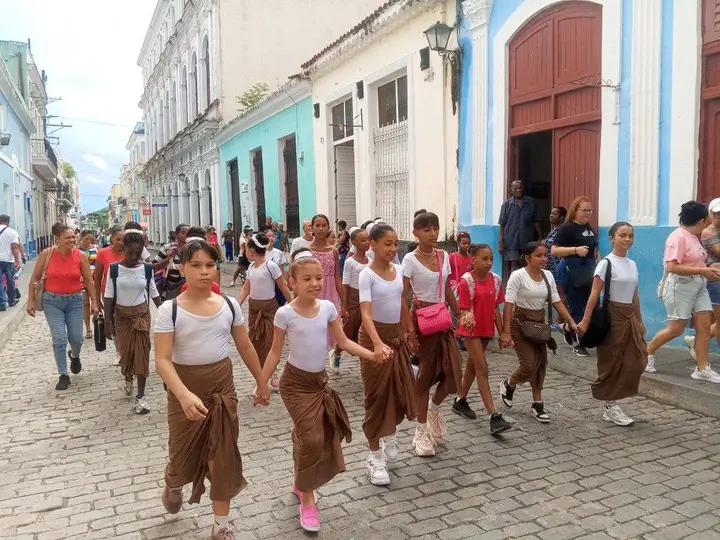 Pasacalle inició 50 Semana de la Cultura en Matanzas