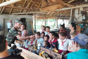 Niños y especialistas unen esfuerzos por la conservación del manatí en la Ciénaga de Zapata