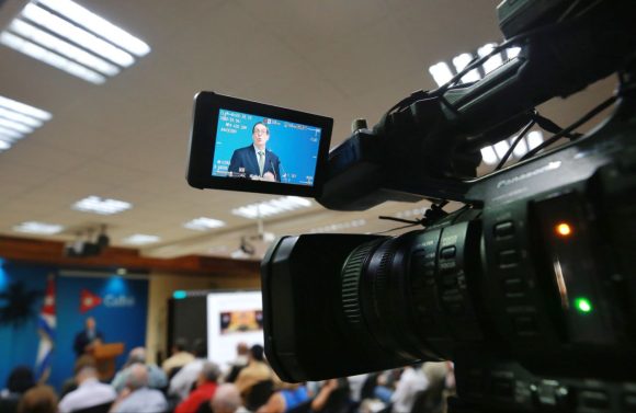 Canciller denuncia campaña de desinformación y presiones a terceros países para que varíen su postura de apoyo a resolución cubana contra el bloqueo