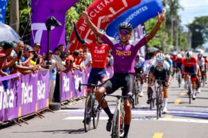 Cubano Delgado, segundo en cuarta jornada de la Vuelta a Chiriquí